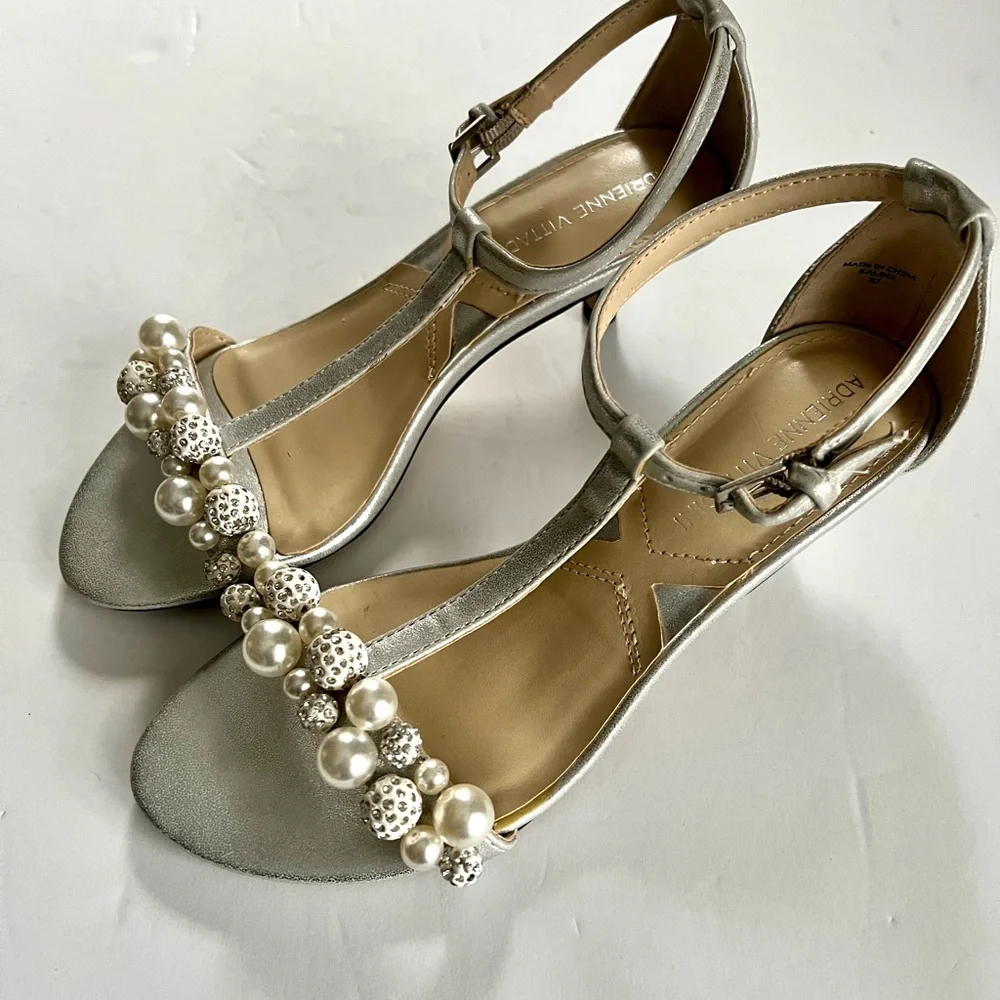 Adrienne Vittadini Kalina Silver Pearl Dress Heels Size 6 M Fit like 6 1/2 - Picture 8 of 12